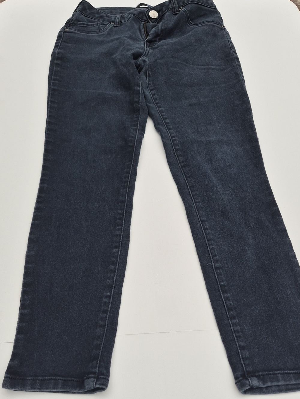 1822 Denim Straight Leg Jeans in Black